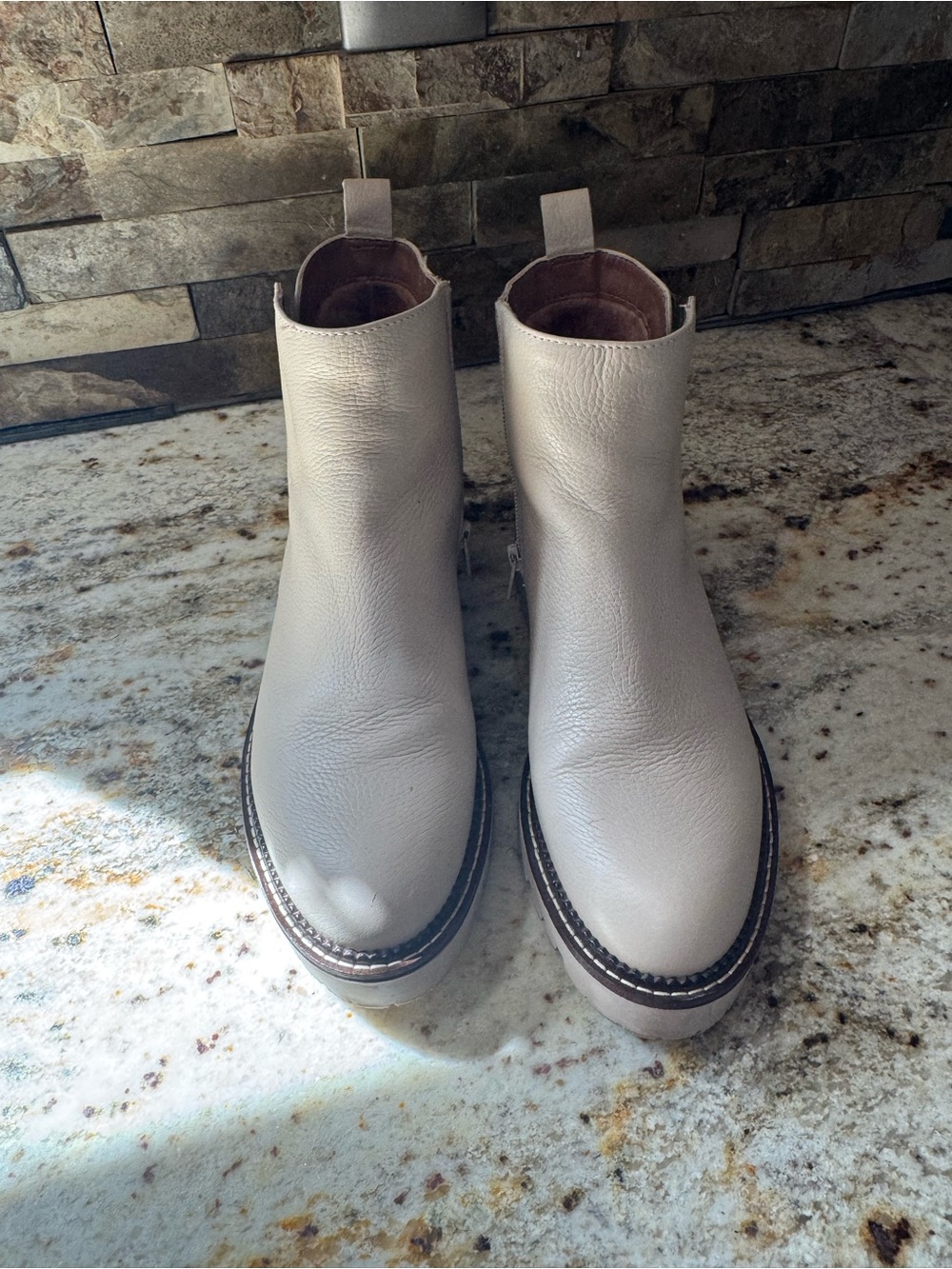 Nordstrom Womens Chukka Boots in Cream Leather
